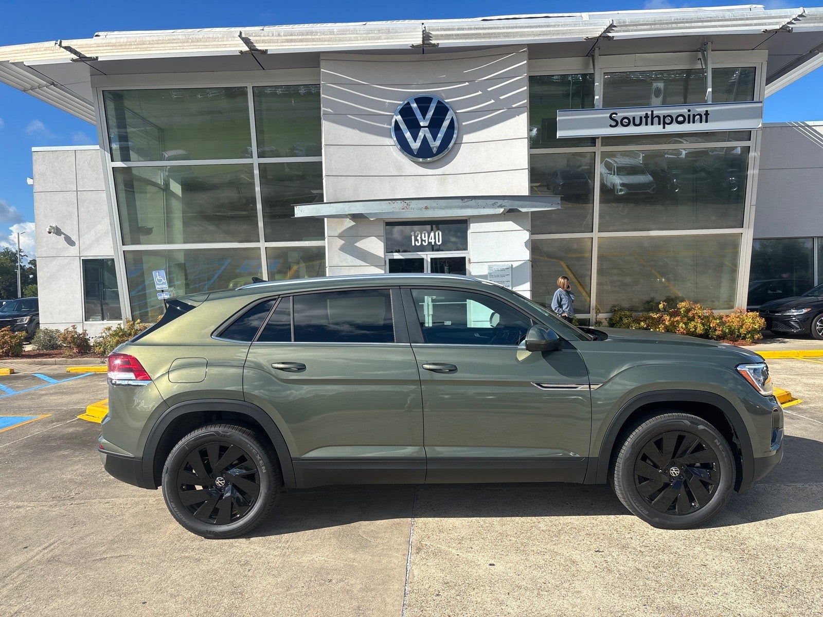 2026 Volkswagen Atlas Cross Sport 2.0T SE w/Technology