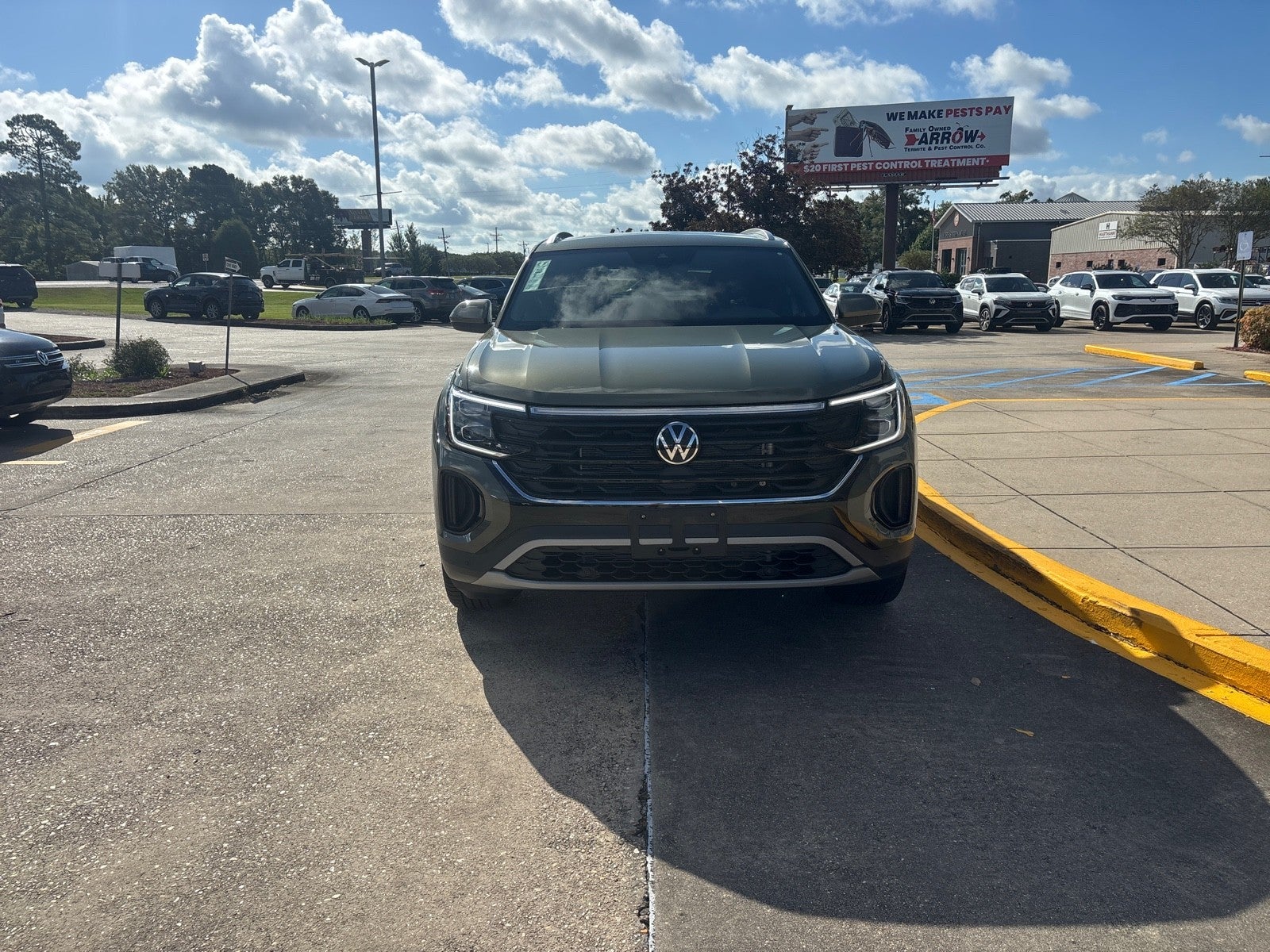 2026 Volkswagen Atlas Cross Sport 2.0T SE w/Technology