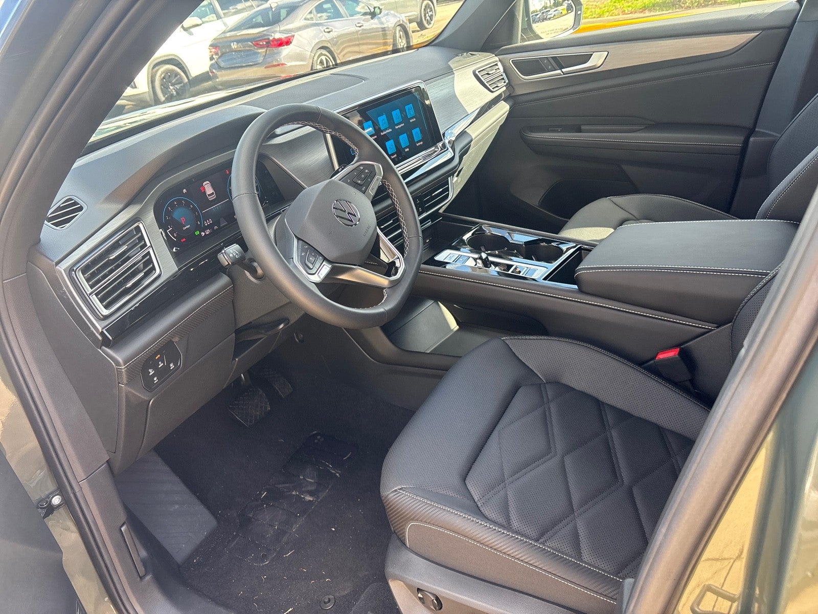 2026 Volkswagen Atlas Cross Sport 2.0T SE w/Technology