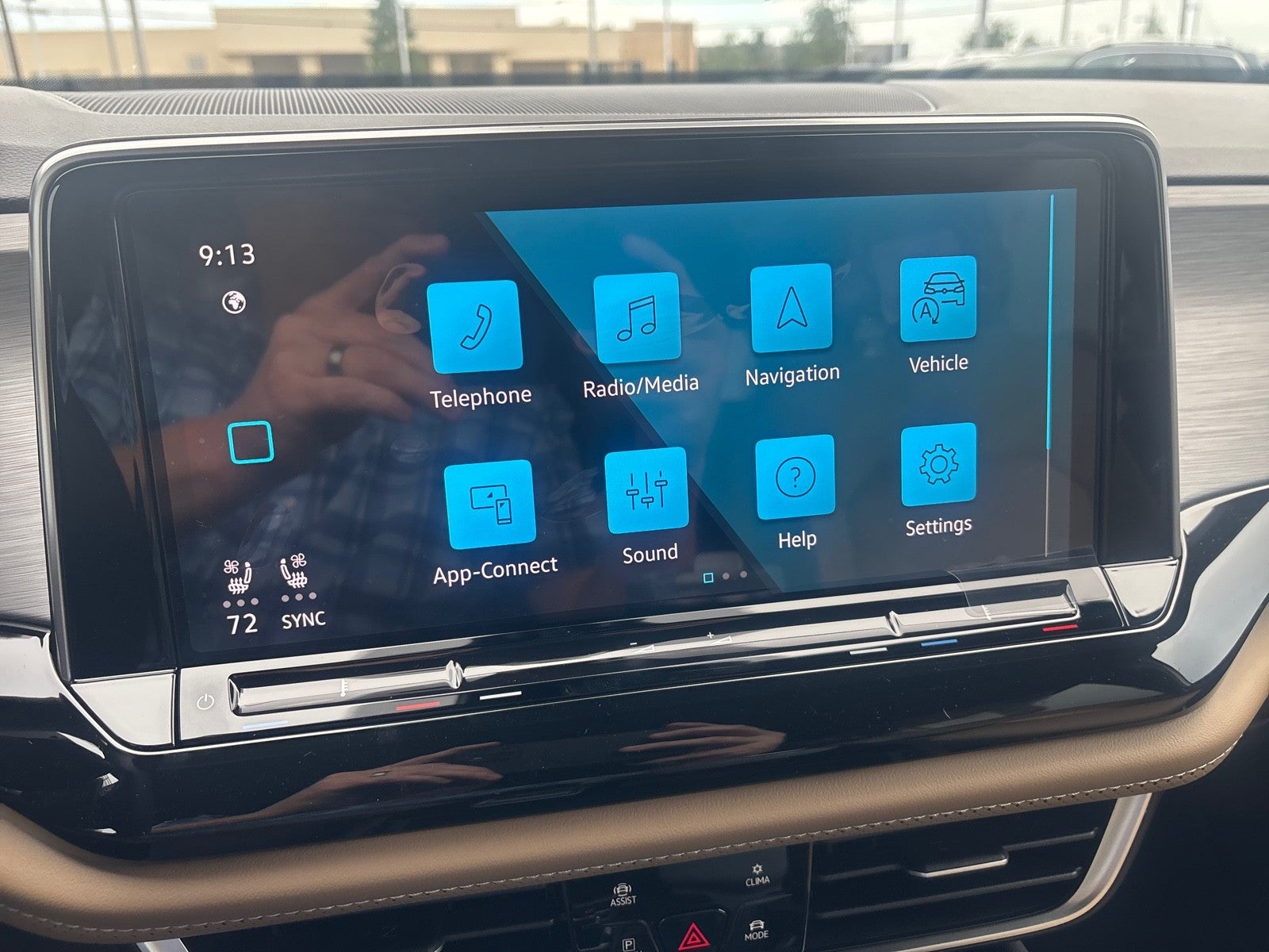 2026 Volkswagen Atlas Cross Sport 2.0T SE w/Technology