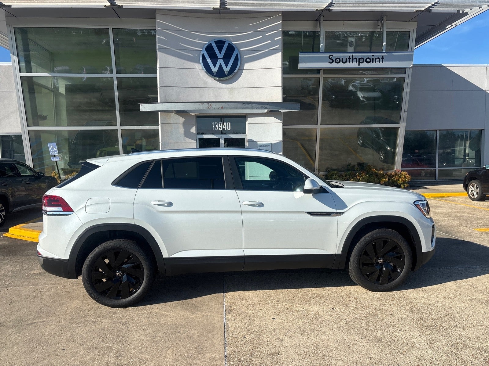 2026 Volkswagen Atlas Cross Sport 2.0T SE W/Technology
