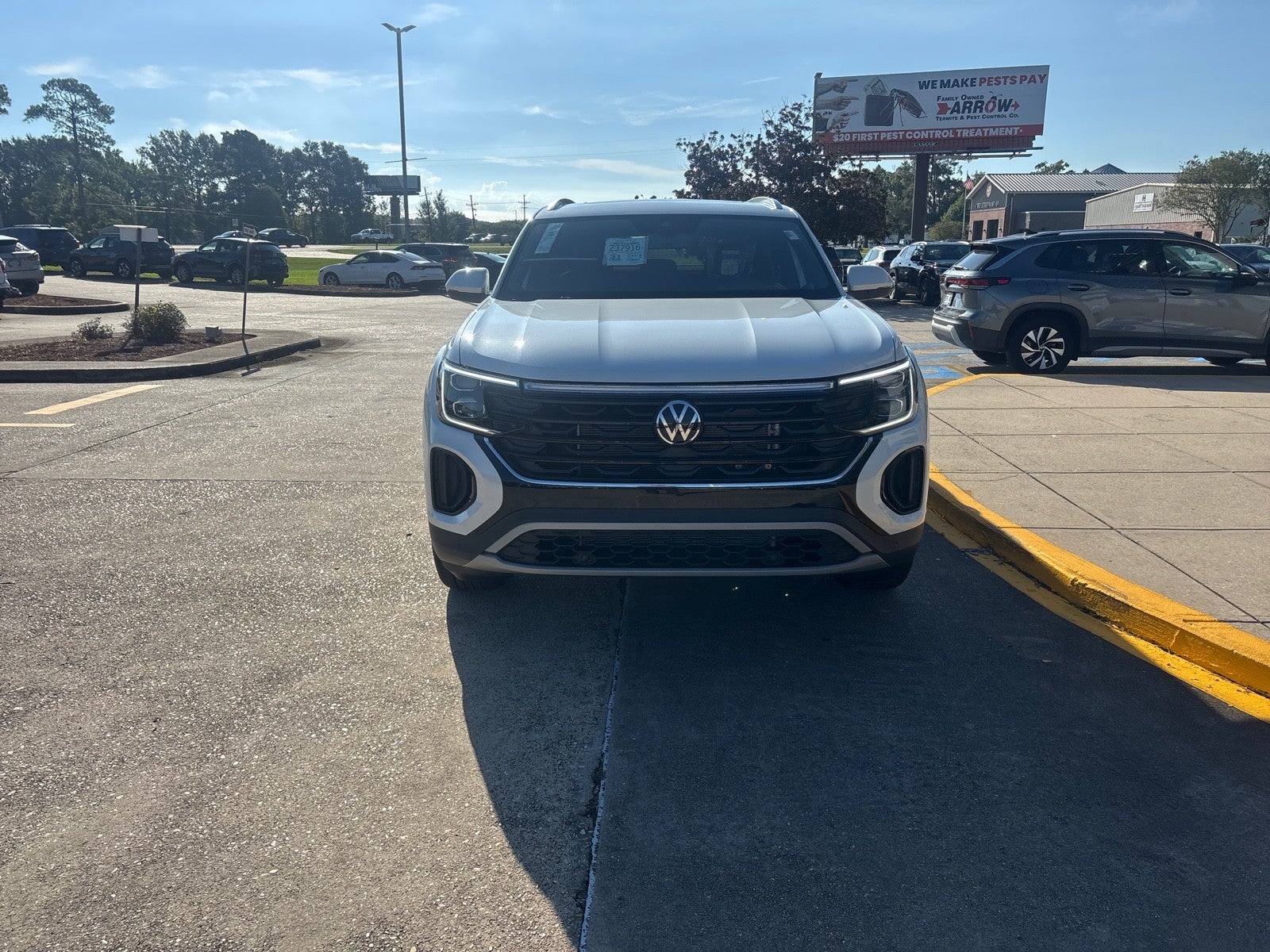 2026 Volkswagen Atlas Cross Sport 2.0T SE w/Technology