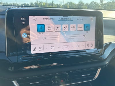 2026 Volkswagen Atlas Cross Sport 2.0T SE w/Technology