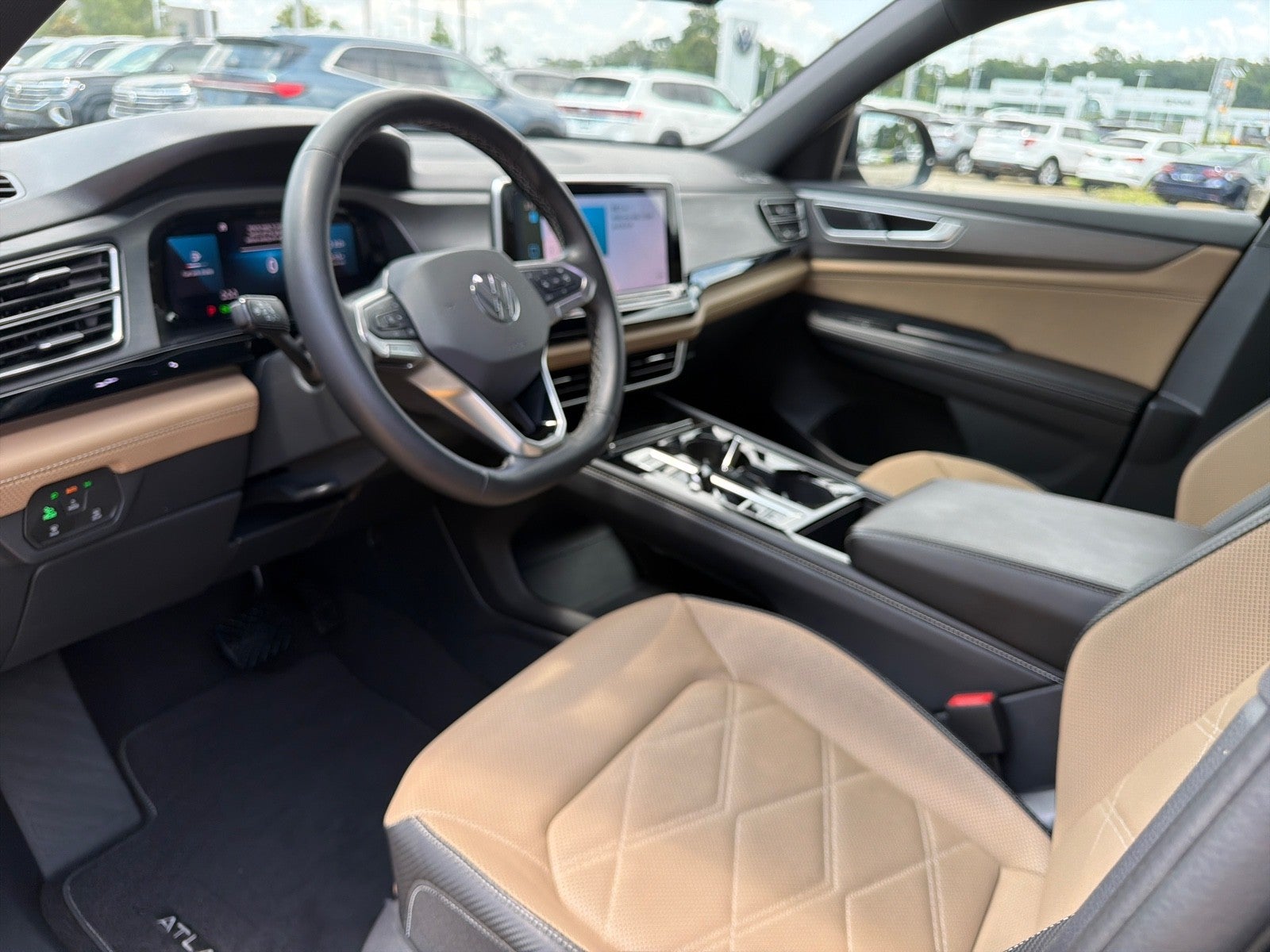 2024 Volkswagen Atlas Cross Sport 2.0T SE w/Technology
