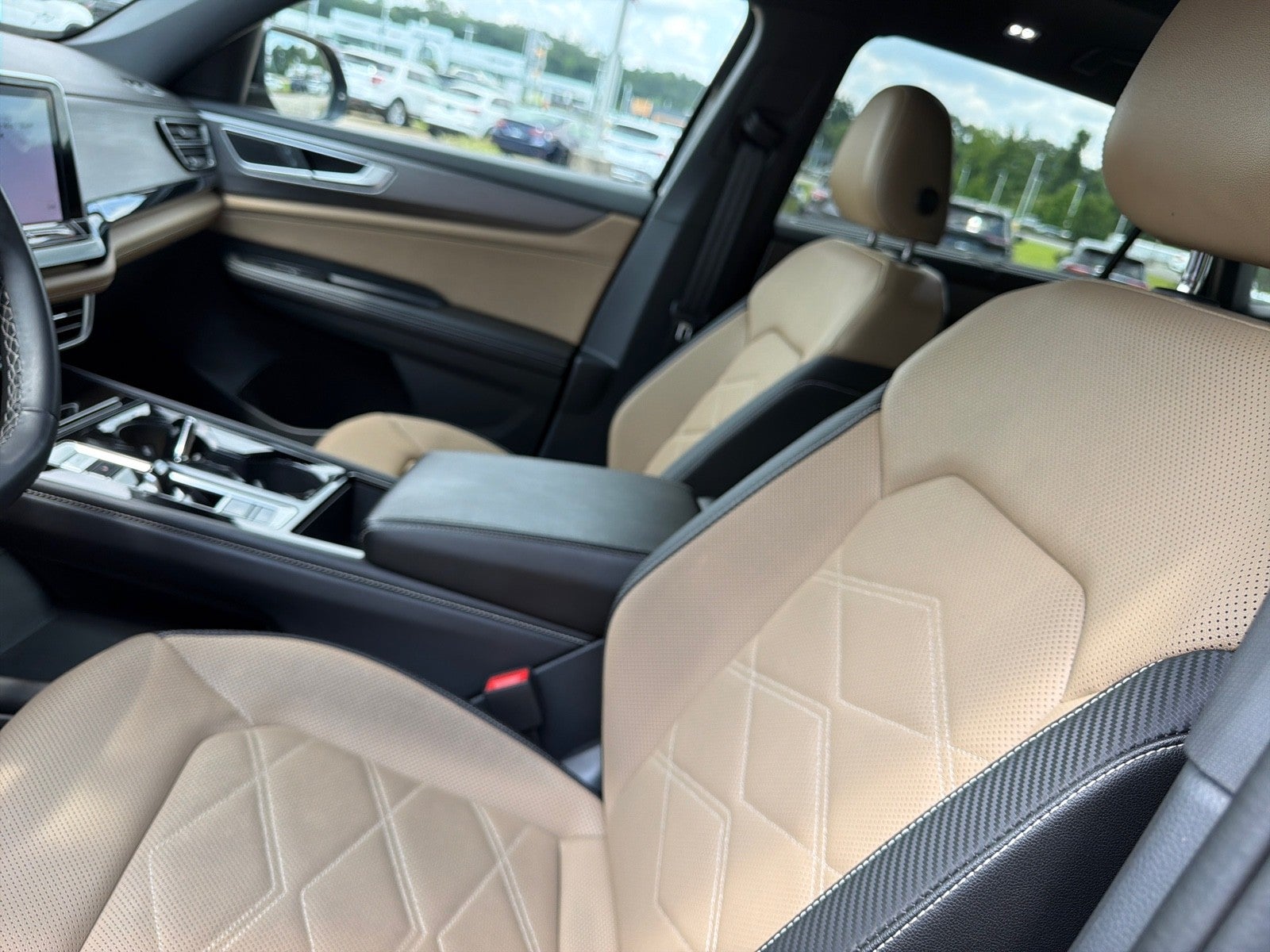 2024 Volkswagen Atlas Cross Sport 2.0T SE w/Technology