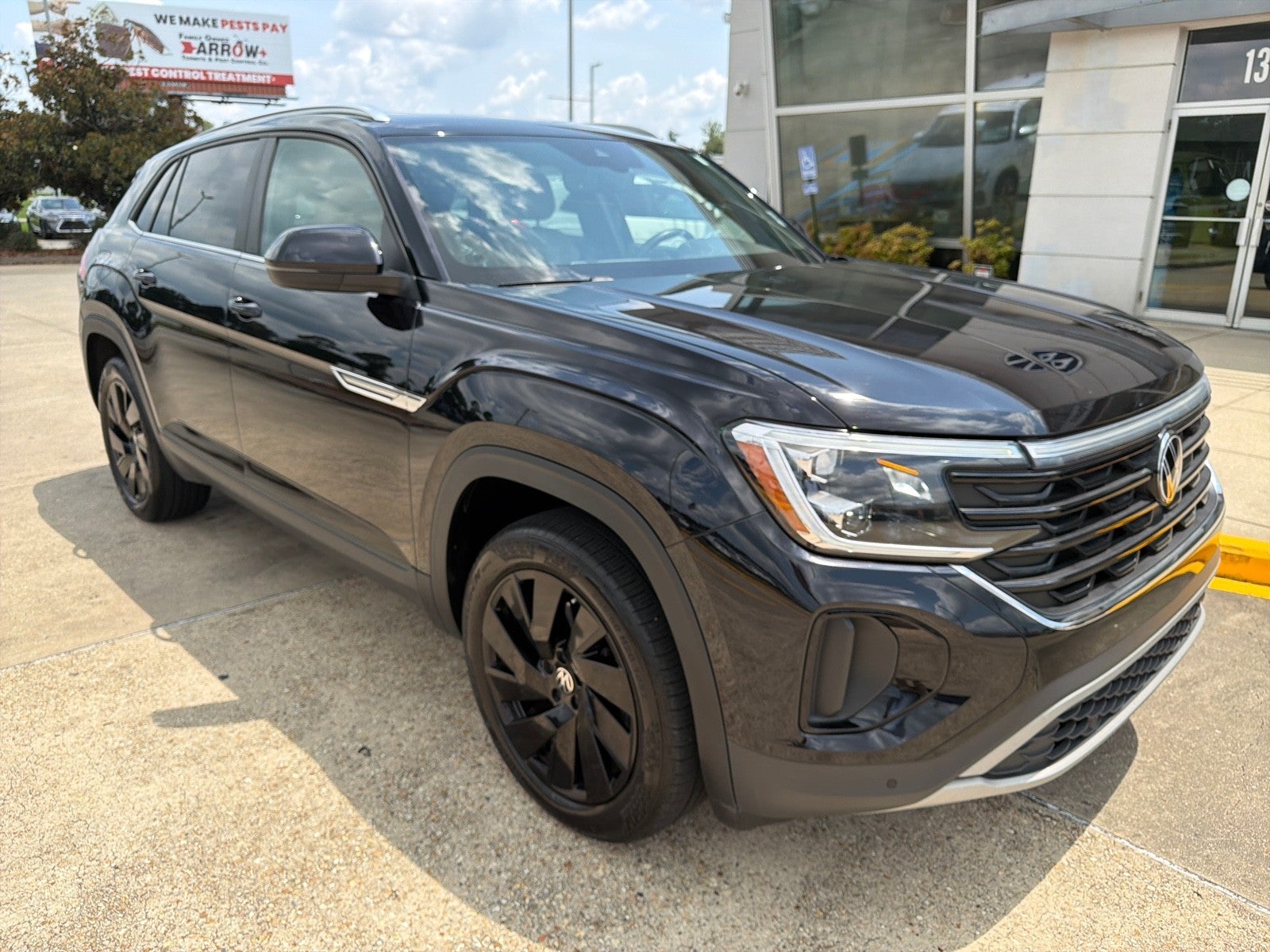 2024 Volkswagen Atlas Cross Sport 2.0T SE w/Technology
