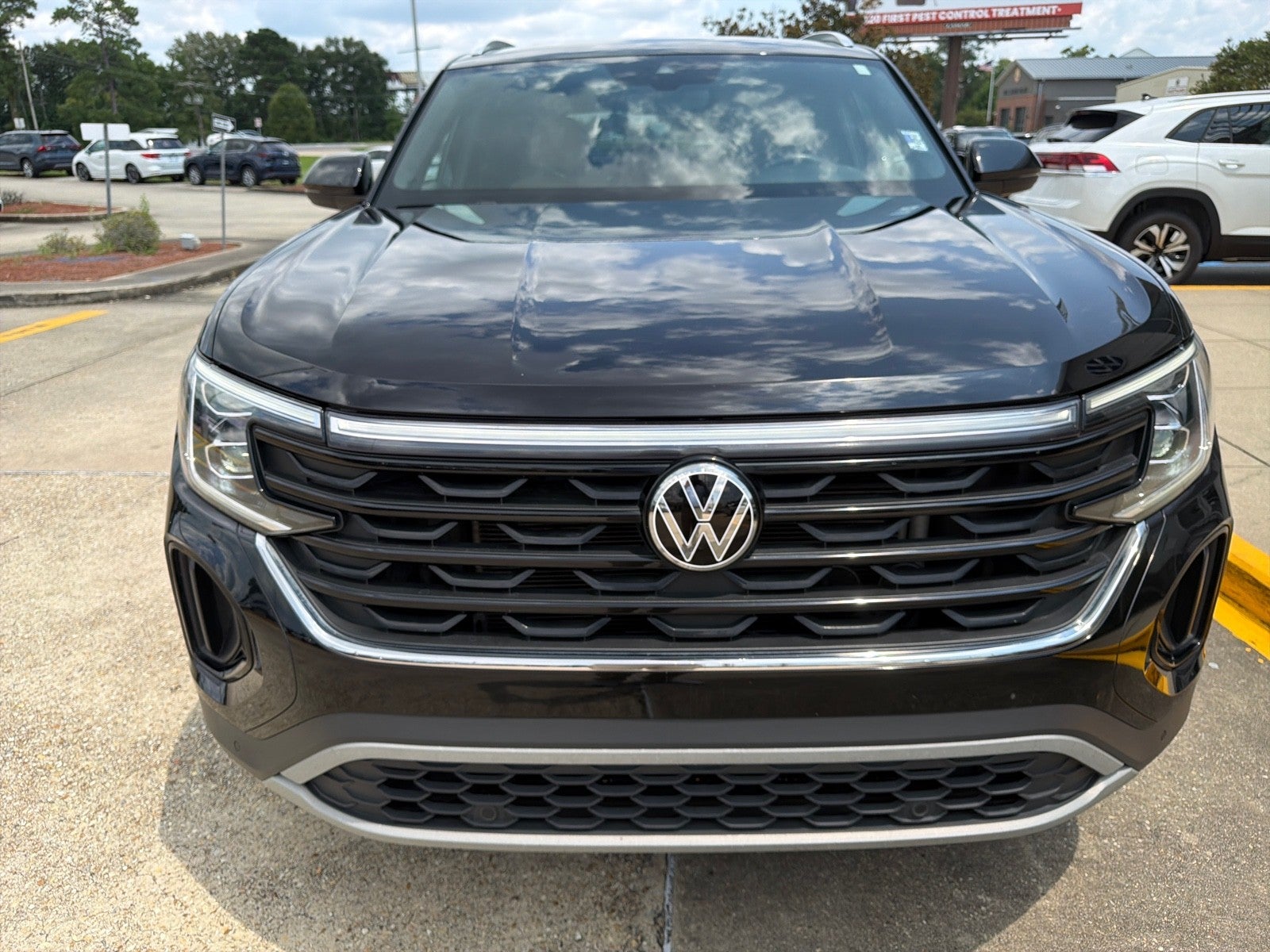 2024 Volkswagen Atlas Cross Sport 2.0T SE w/Technology