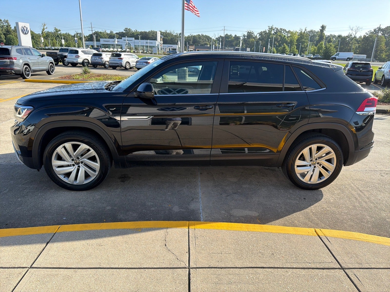 2023 Volkswagen Atlas Cross Sport 3.6L V6 SE w/Technology