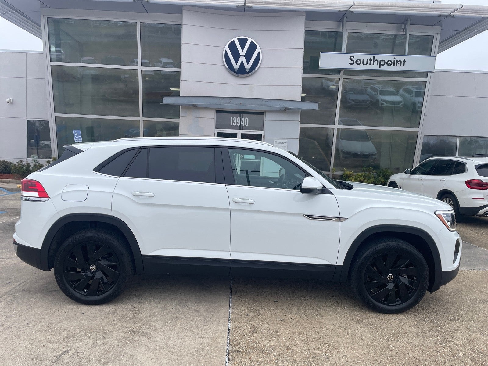 2025 Volkswagen Atlas Cross Sport 2.0T SE w/Technology