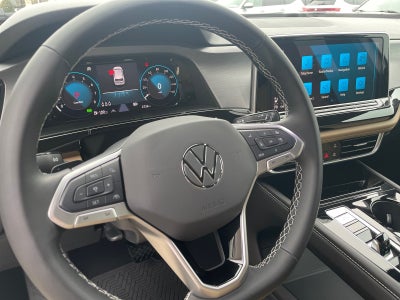 2025 Volkswagen Atlas Cross Sport 2.0T SE w/Technology