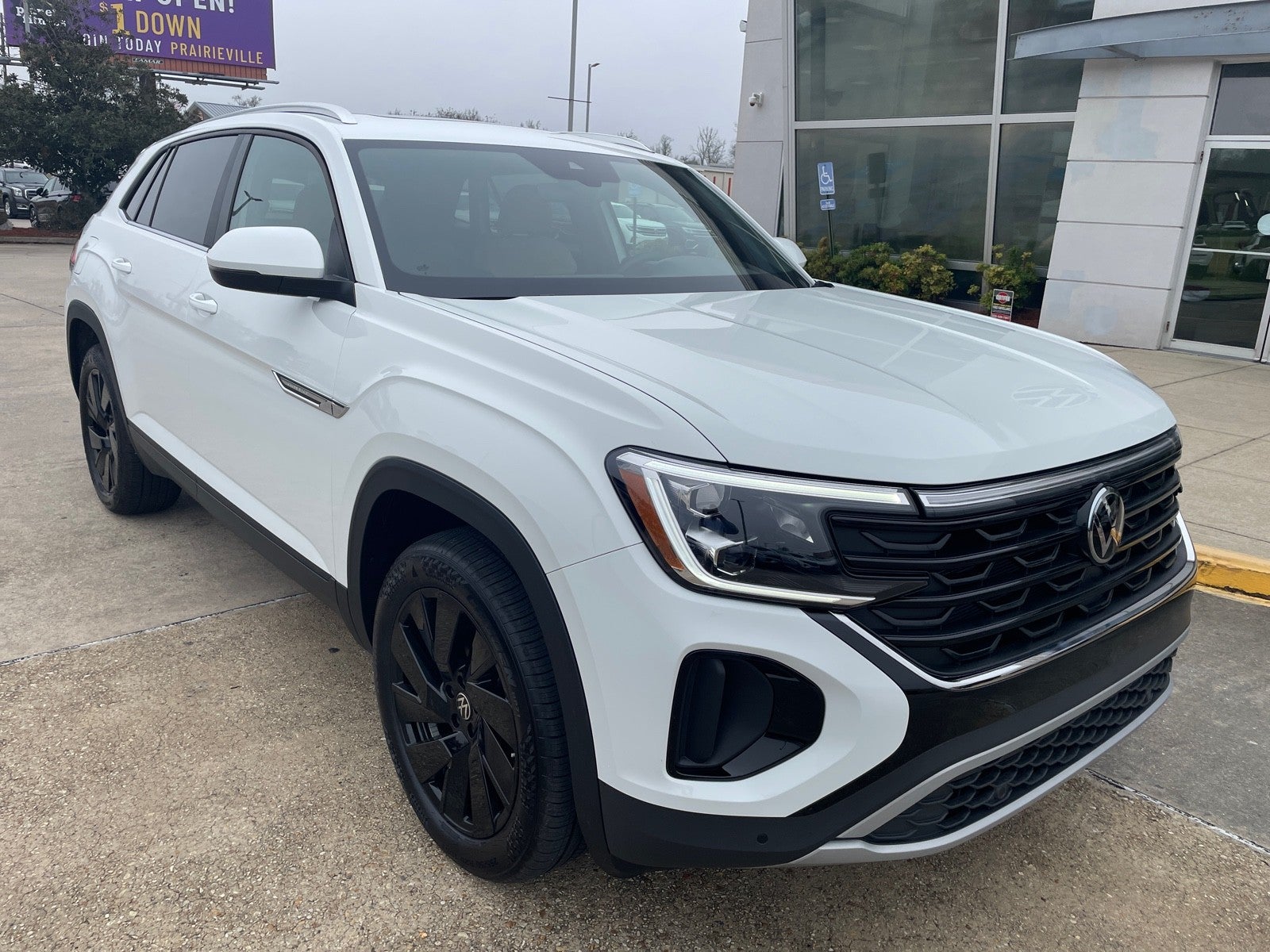 2025 Volkswagen Atlas Cross Sport 2.0T SE w/Technology
