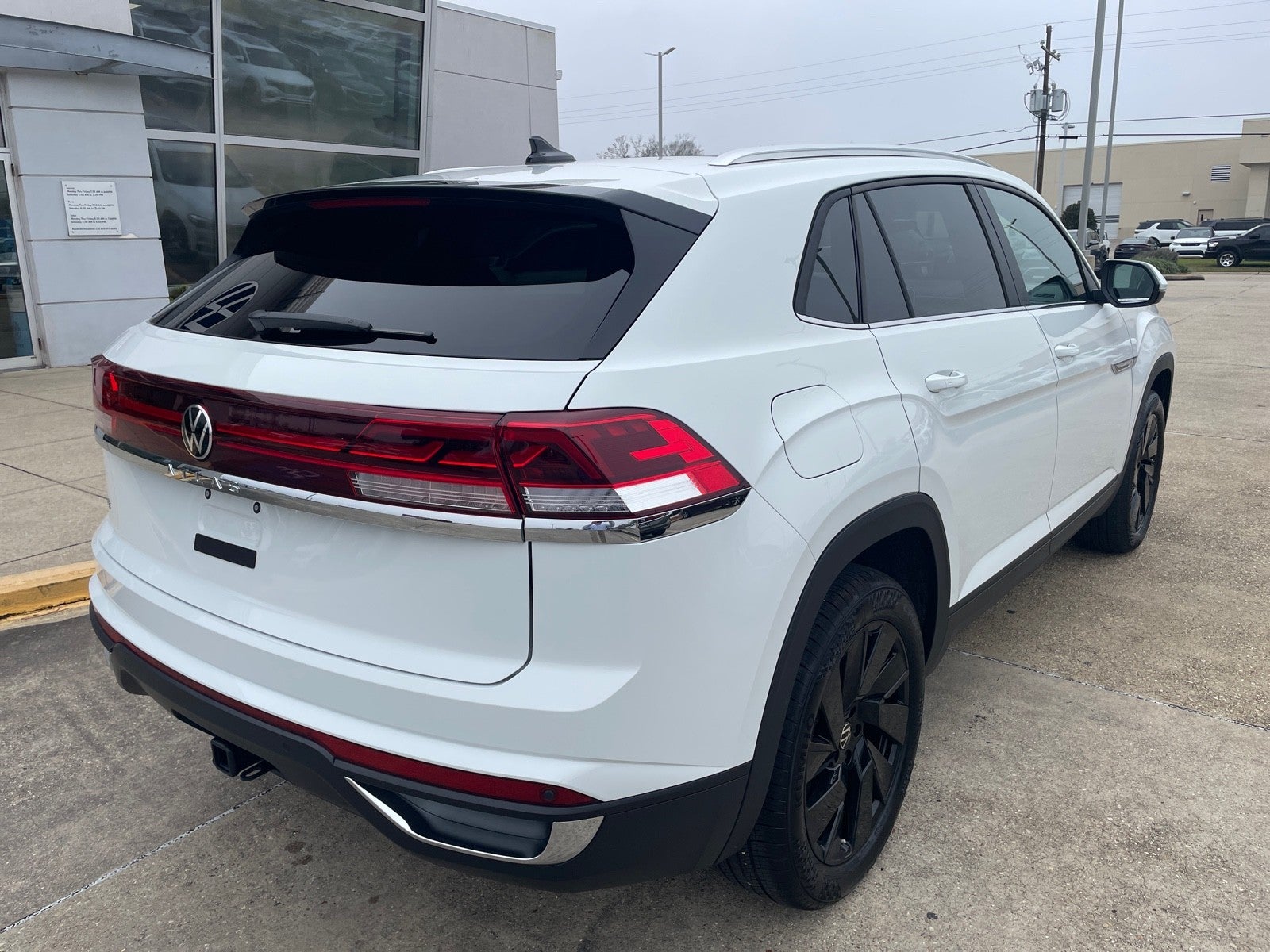 2025 Volkswagen Atlas Cross Sport 2.0T SE w/Technology