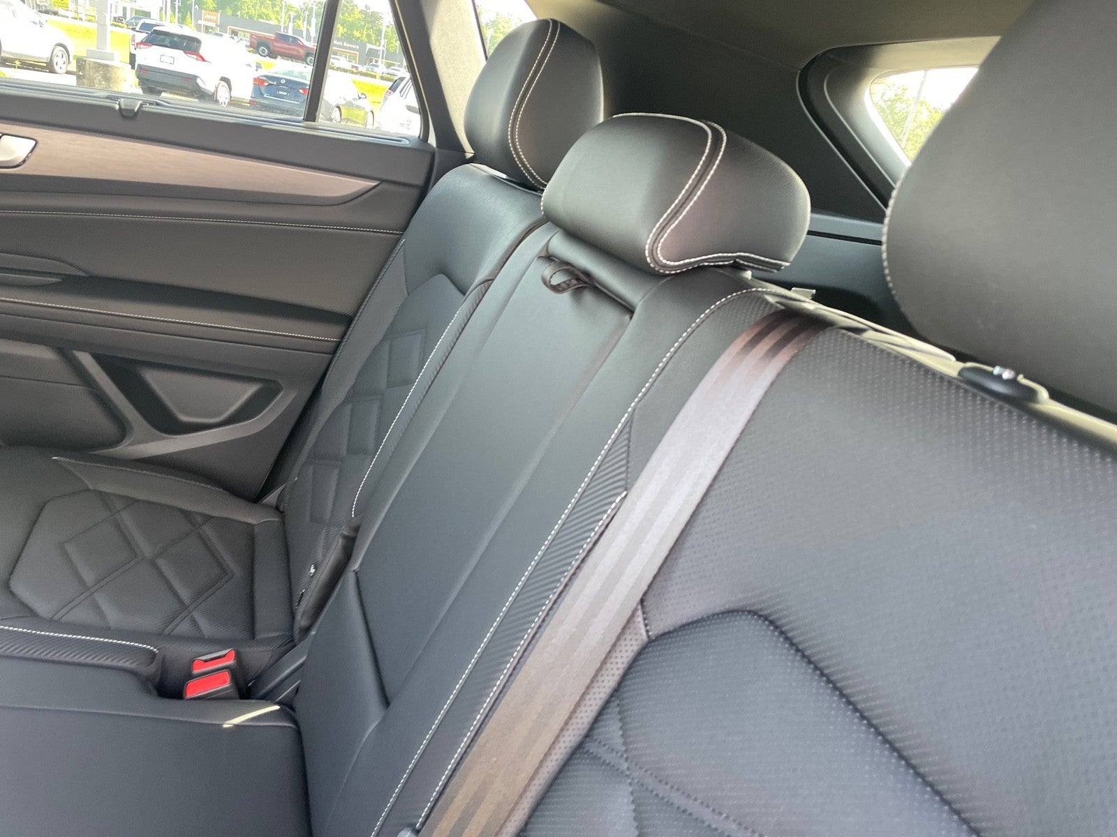 2025 Volkswagen Atlas Cross Sport 2.0T SE w/Technology