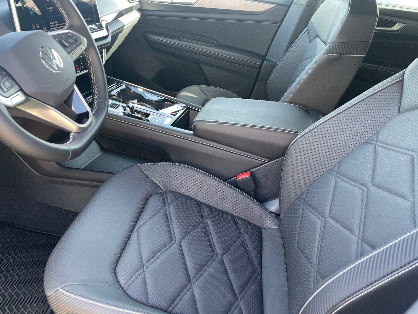 2025 Volkswagen Atlas Cross Sport 2.0T SE w/Technology