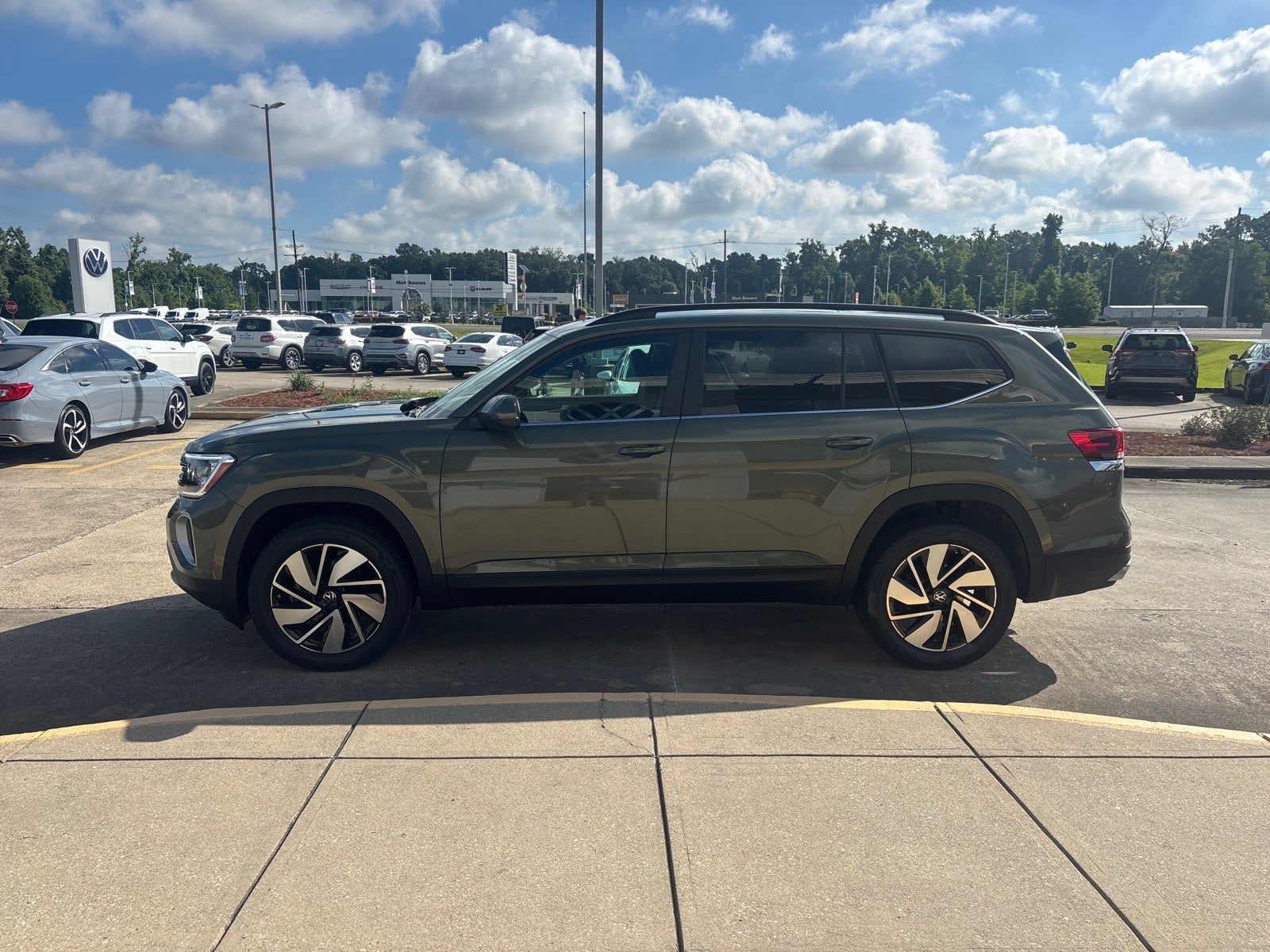 2026 Volkswagen Atlas 2.0T SE w/Technology