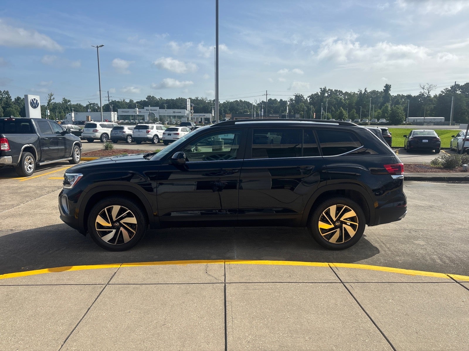 2026 Volkswagen Atlas 2.0T SE w/Technology