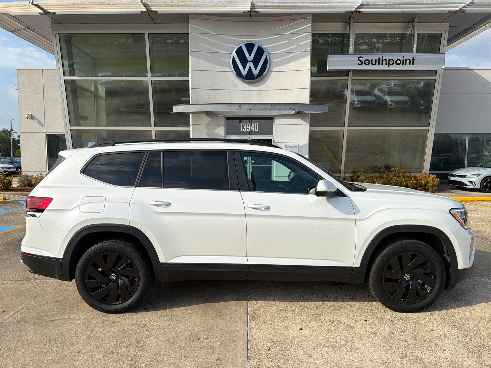 2026 Volkswagen Atlas 2.0T SE W/Technology