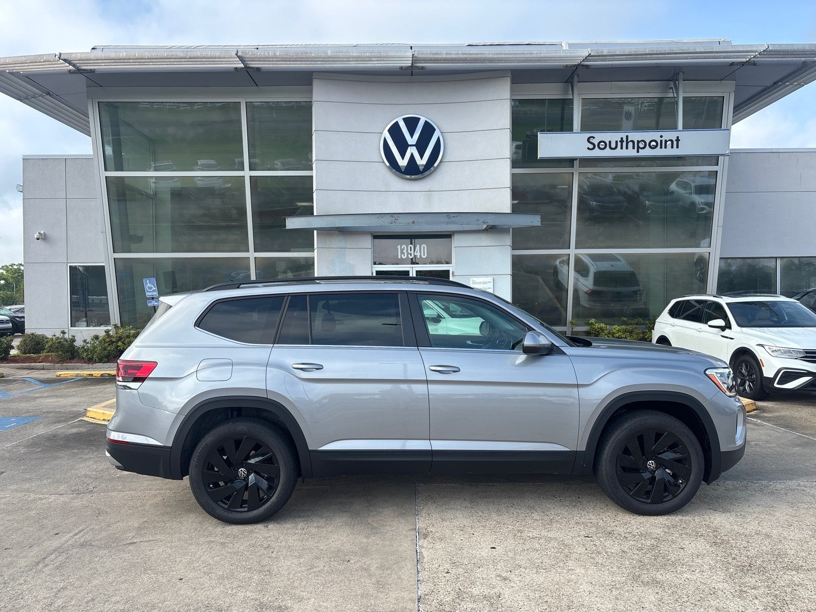 2026 Volkswagen Atlas 2.0T SE w/Technology