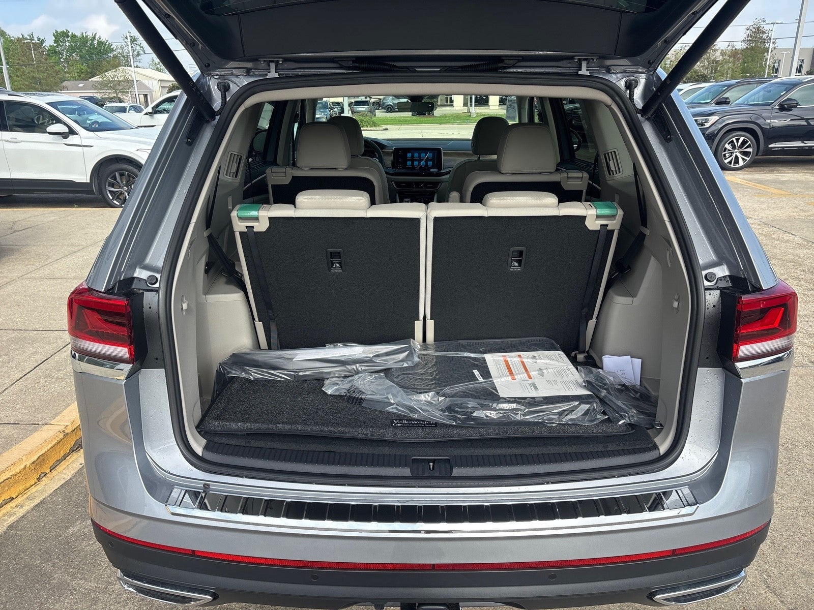 2026 Volkswagen Atlas 2.0T SE w/Technology