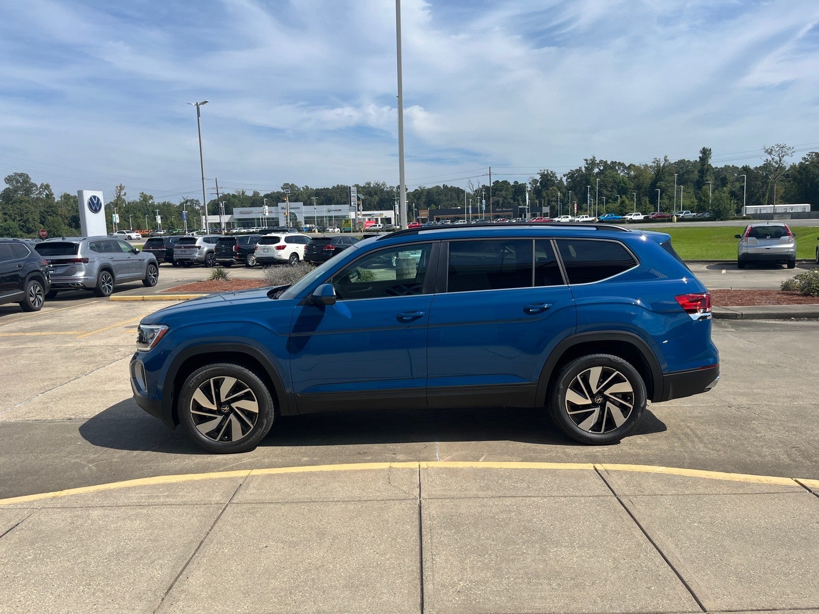 2026 Volkswagen Atlas 2.0T SE w/Technology