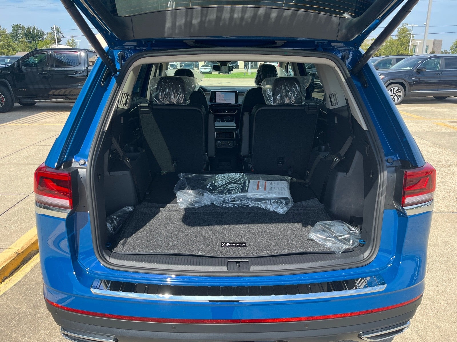 2026 Volkswagen Atlas 2.0T SE w/Technology