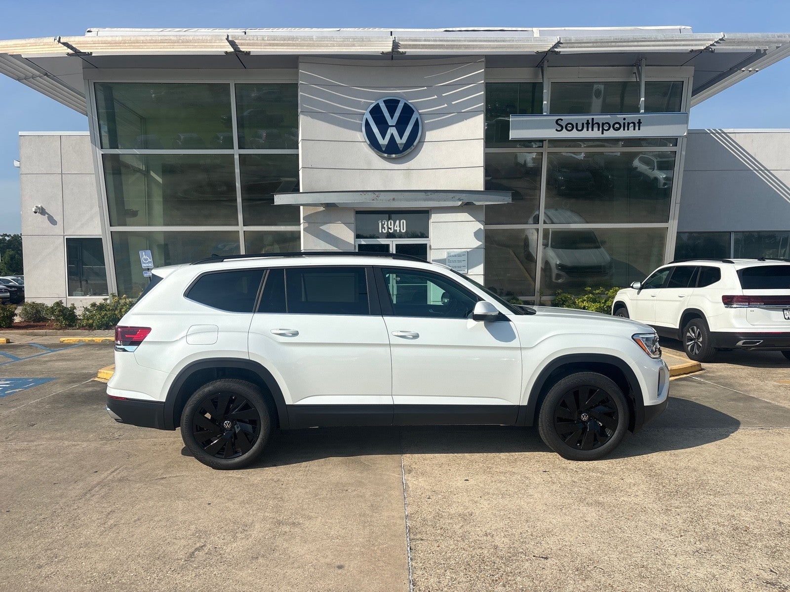 2026 Volkswagen Atlas 2.0T SE w/Technology