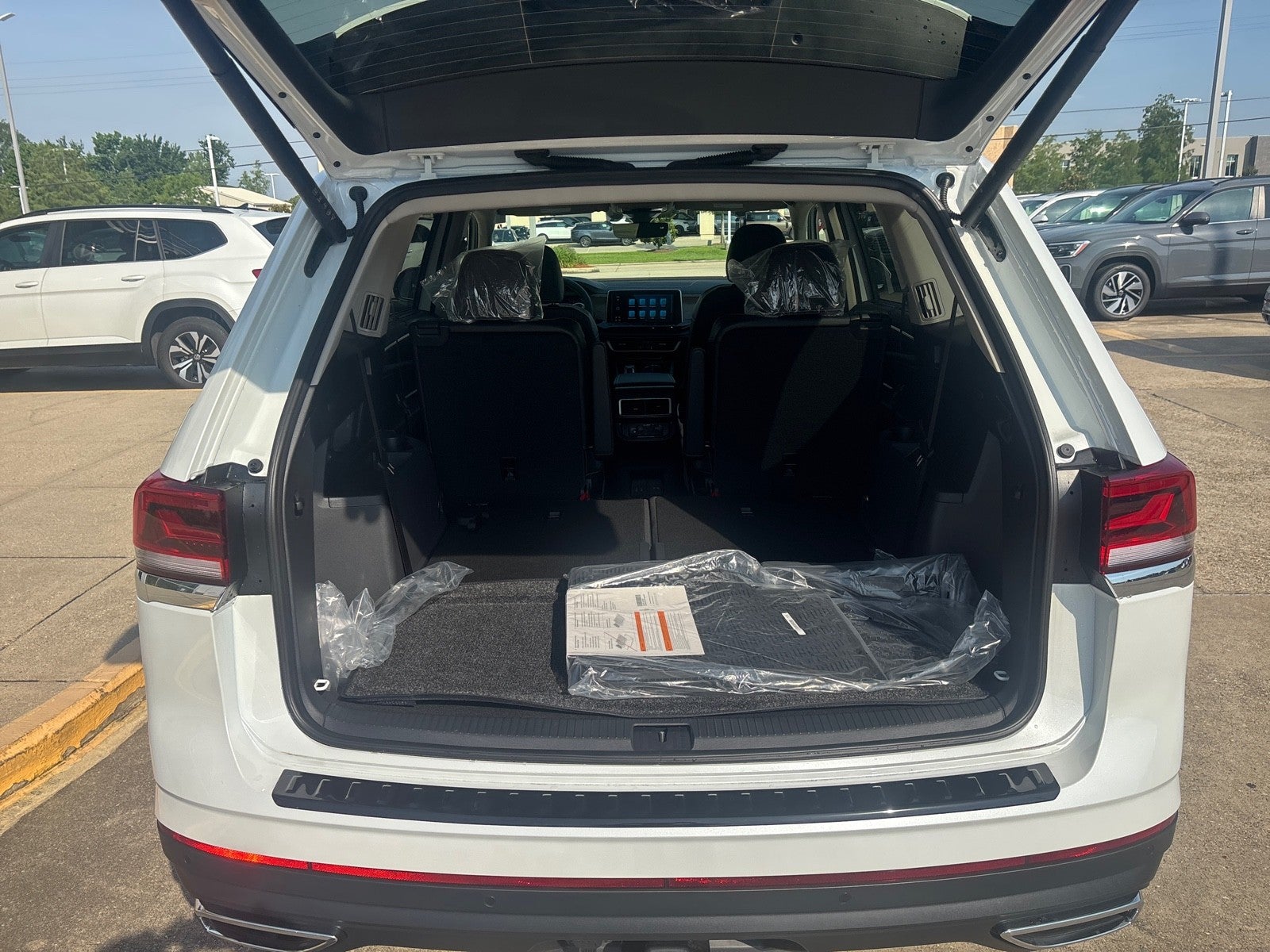 2026 Volkswagen Atlas 2.0T SE w/Technology