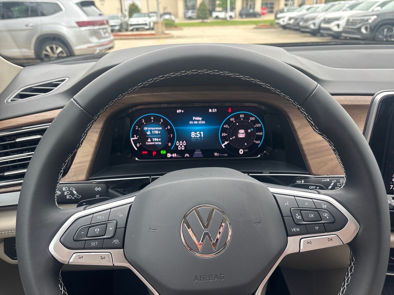 2026 Volkswagen Atlas 2.0T SE w/Technology