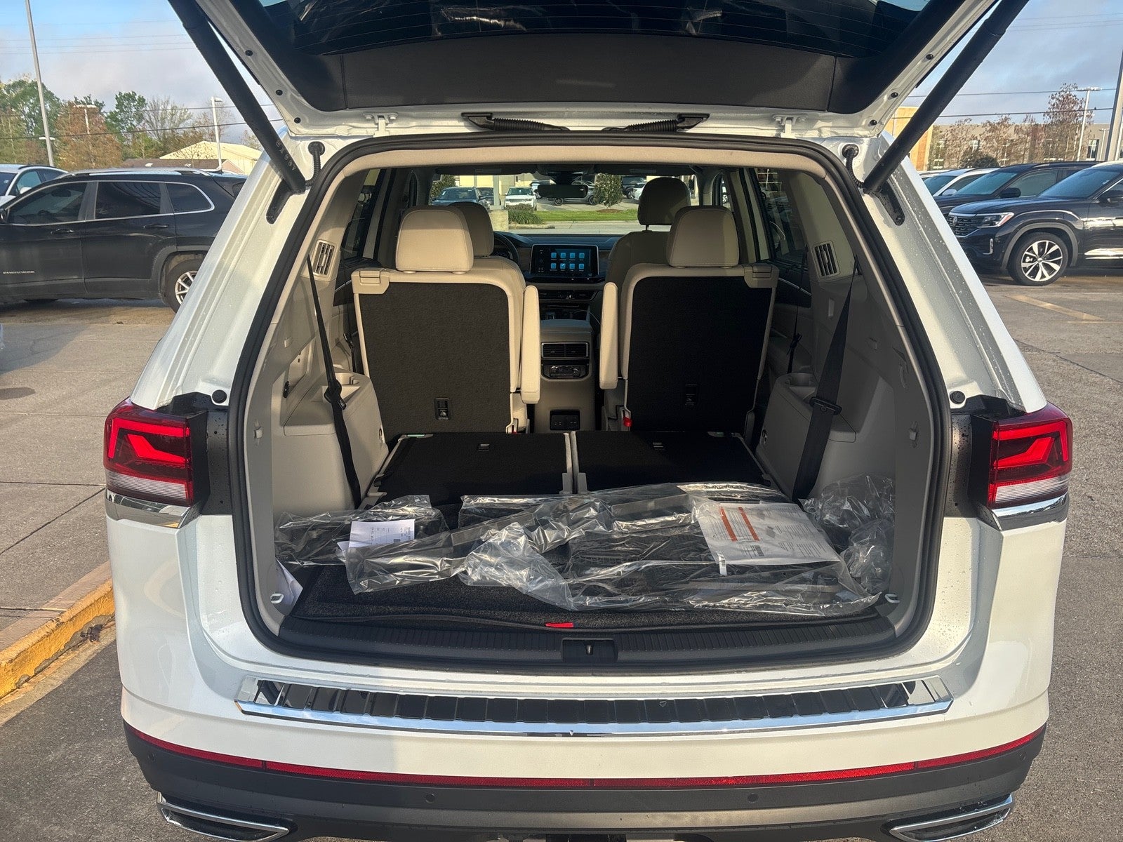 2026 Volkswagen Atlas 2.0T SE w/Technology