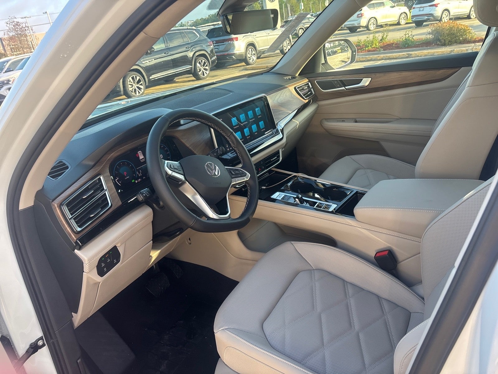 2026 Volkswagen Atlas 2.0T SE w/Technology
