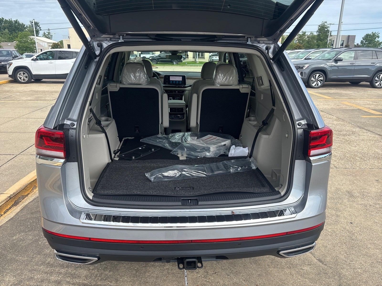 2026 Volkswagen Atlas 2.0T SE w/Technology