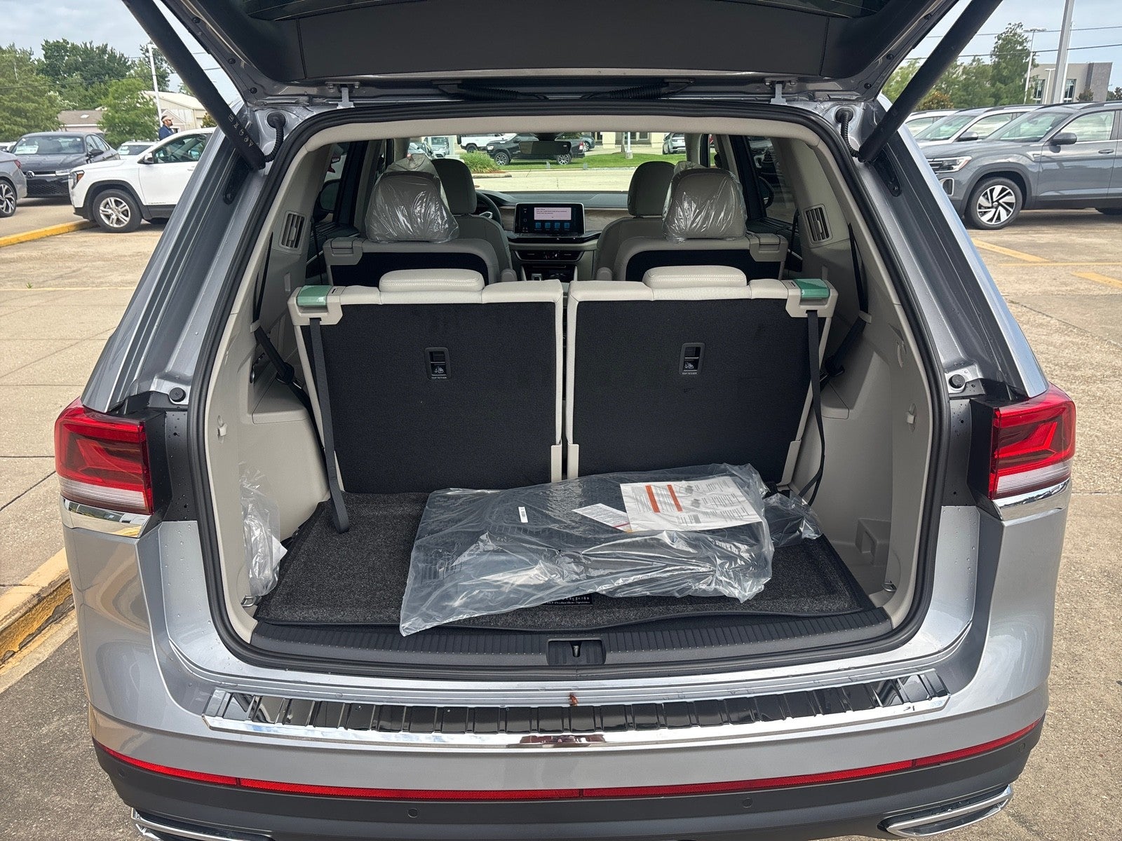2026 Volkswagen Atlas 2.0T SE w/Technology
