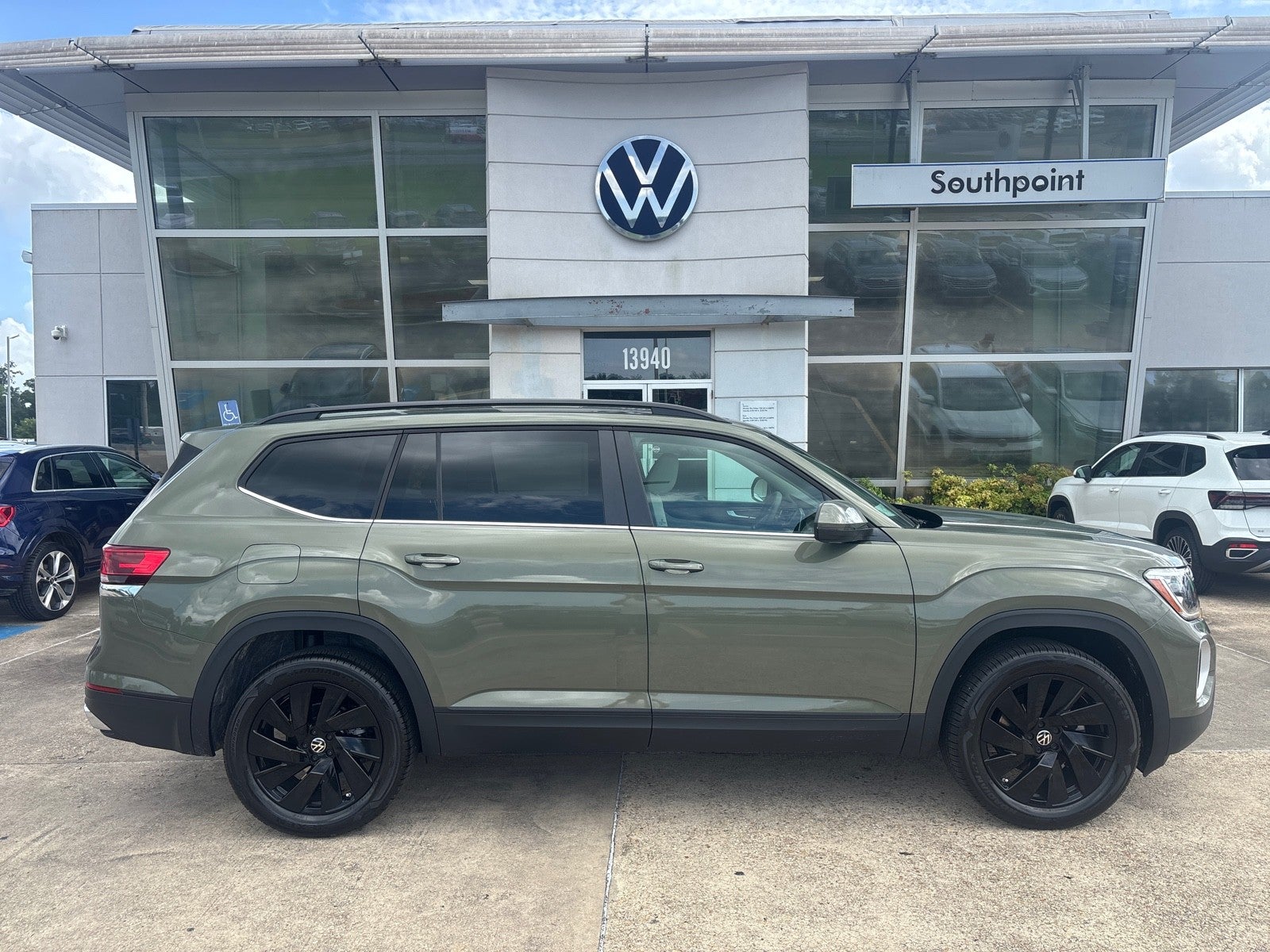 2026 Volkswagen Atlas 2.0T SE W/Technology