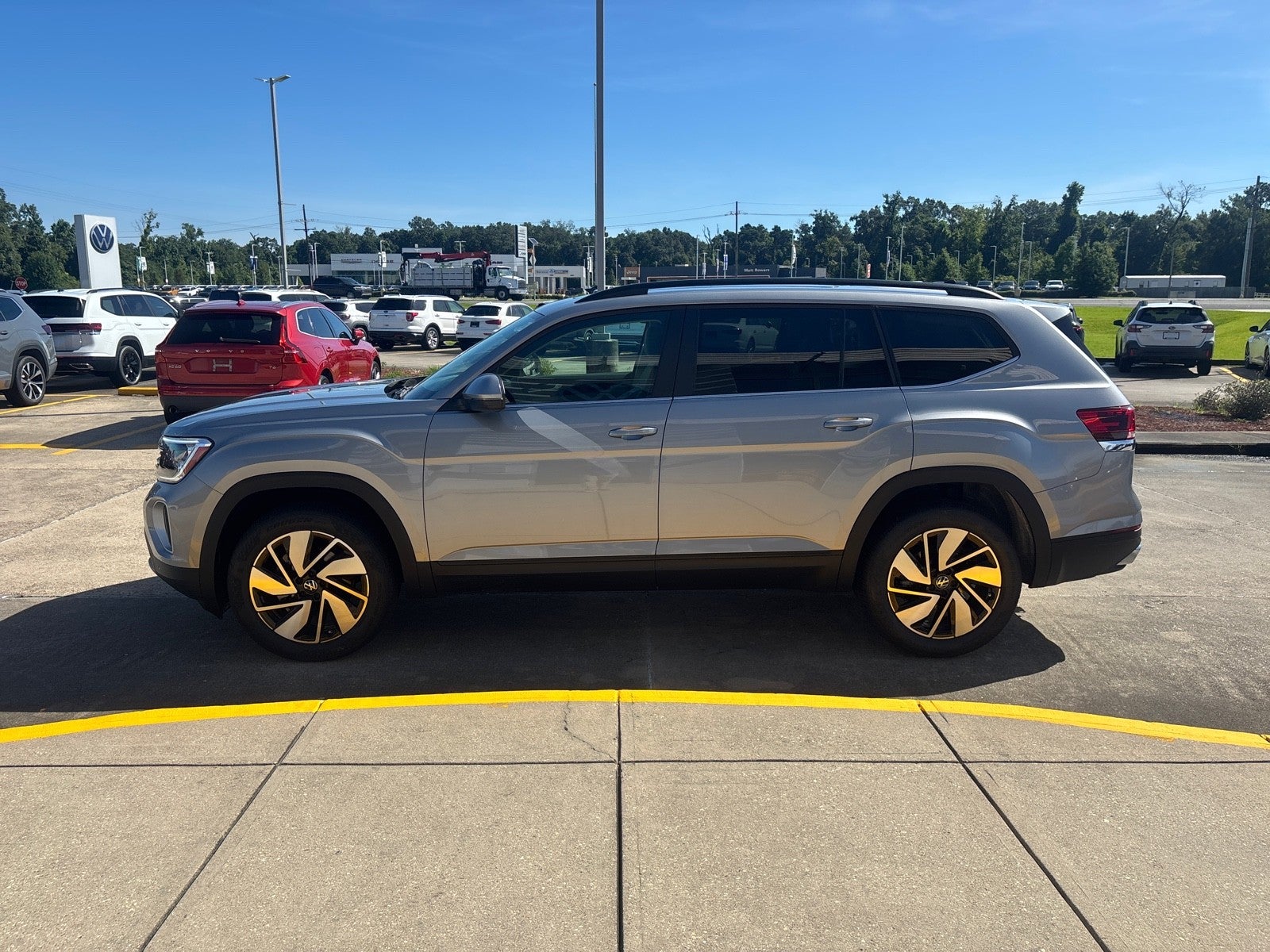 2026 Volkswagen Atlas 2.0T SE w/Technology