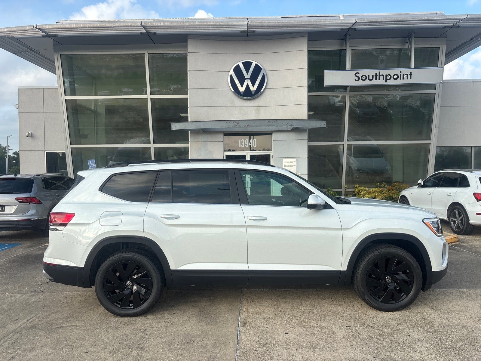 2026 Volkswagen Atlas 2.0T SE w/Technology