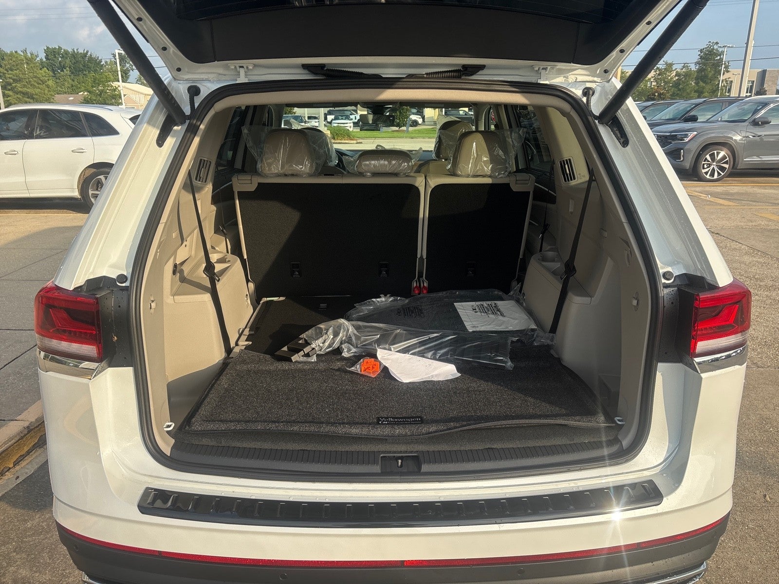 2026 Volkswagen Atlas 2.0T SE w/Technology