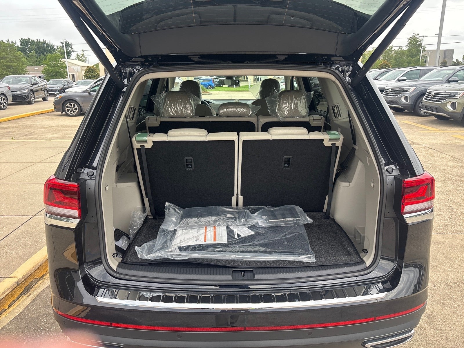 2026 Volkswagen Atlas 2.0T SE w/Technology