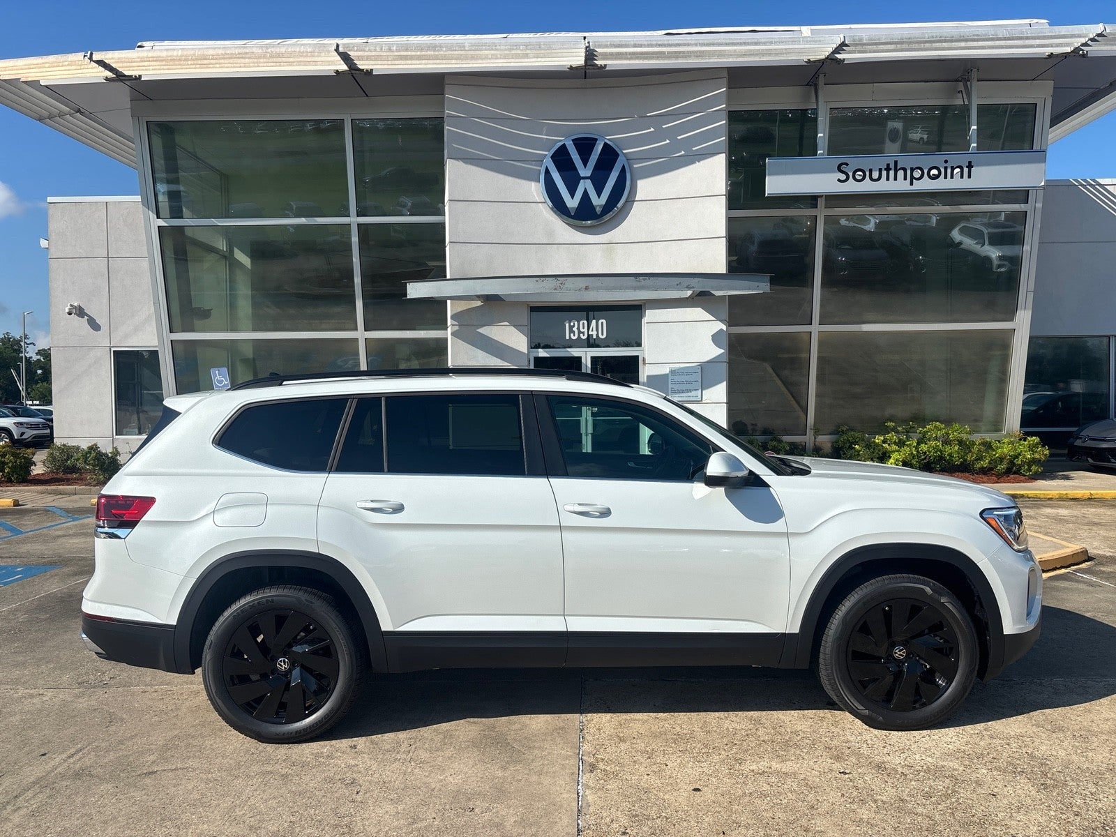 2026 Volkswagen Atlas 2.0T SE w/Technology