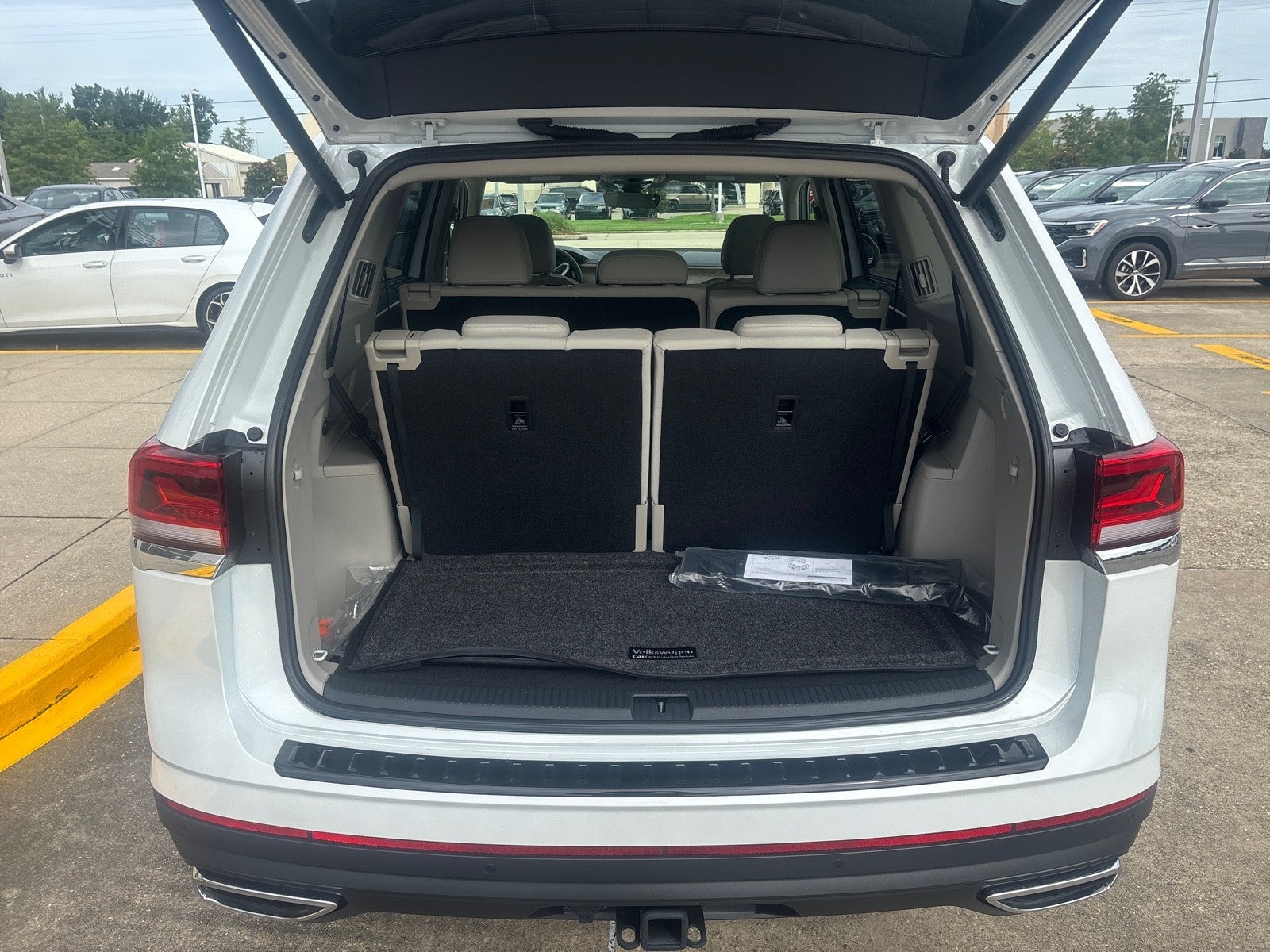 2026 Volkswagen Atlas 2.0T SE w/Technology