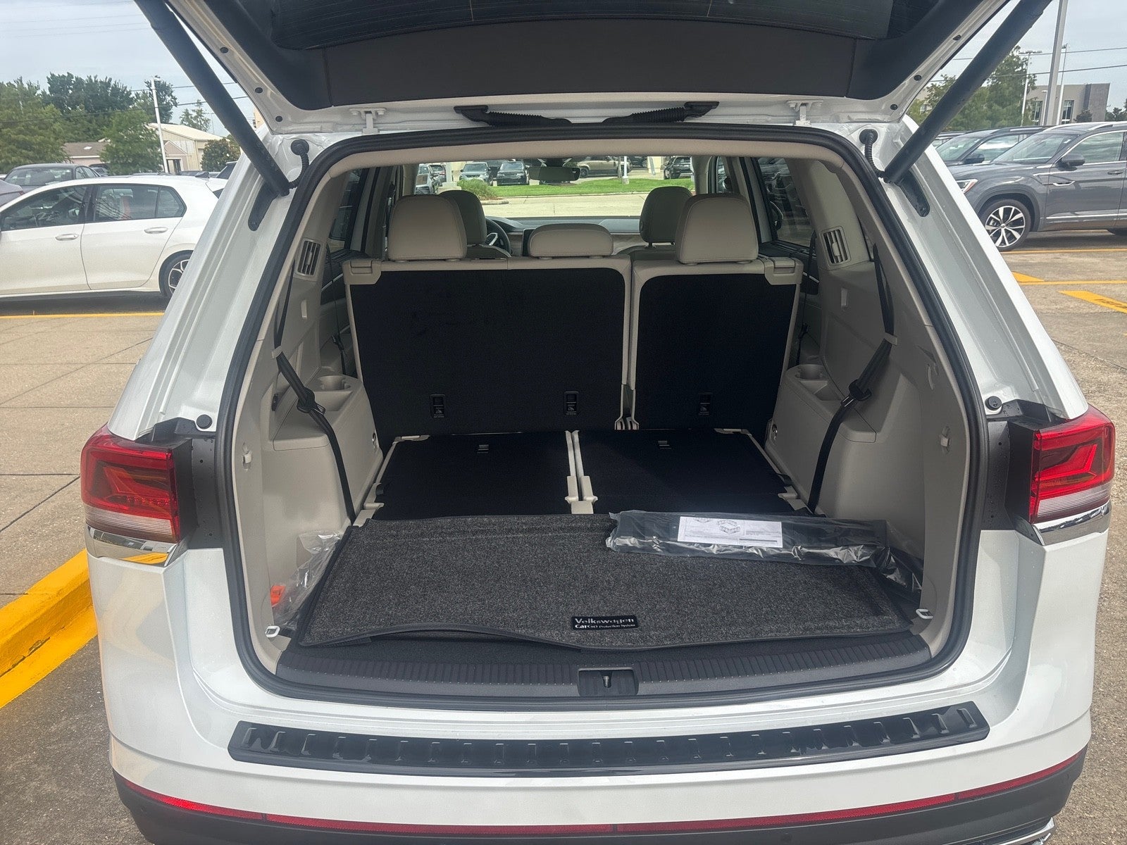 2026 Volkswagen Atlas 2.0T SE w/Technology