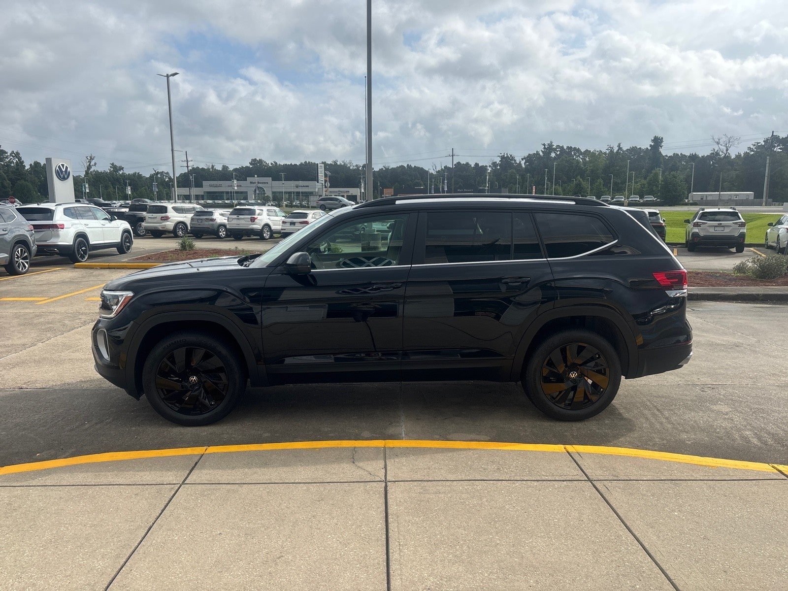 2026 Volkswagen Atlas 2.0T SE w/Technology