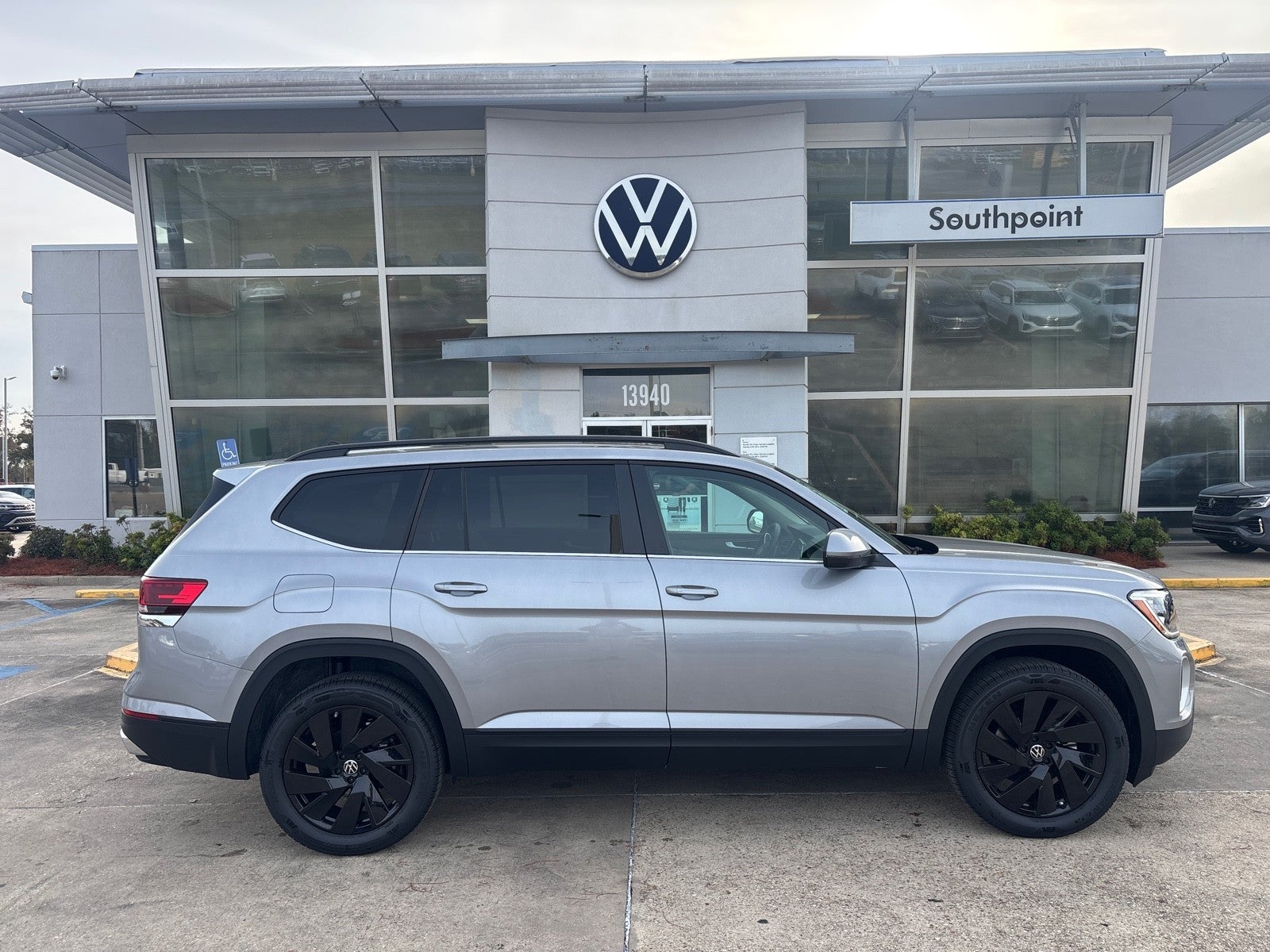 2026 Volkswagen Atlas 2.0T SE w/Technology