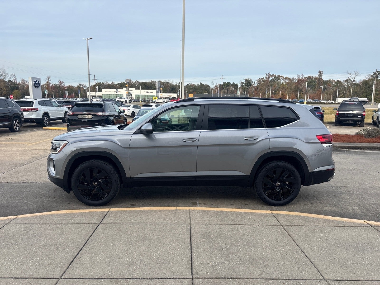 2026 Volkswagen Atlas 2.0T SE w/Technology