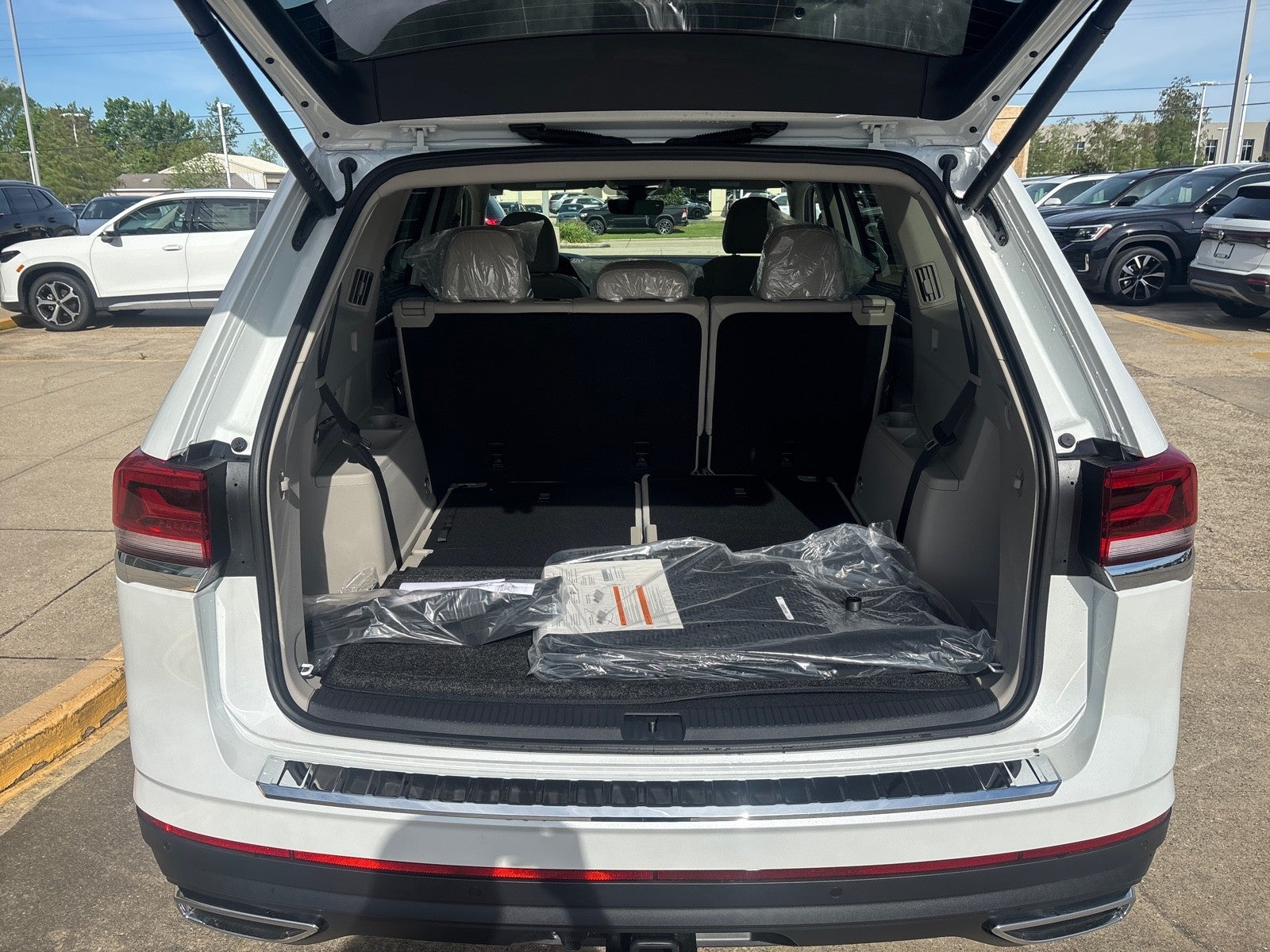 2026 Volkswagen Atlas 2.0T SE w/Technology
