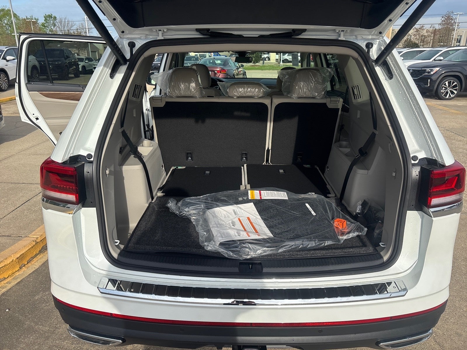 2026 Volkswagen Atlas 2.0T SE w/Technology