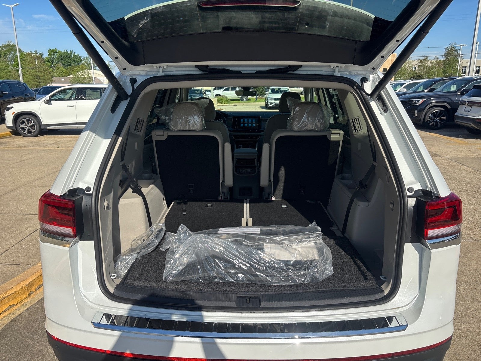 2026 Volkswagen Atlas 2.0T SE w/Technology