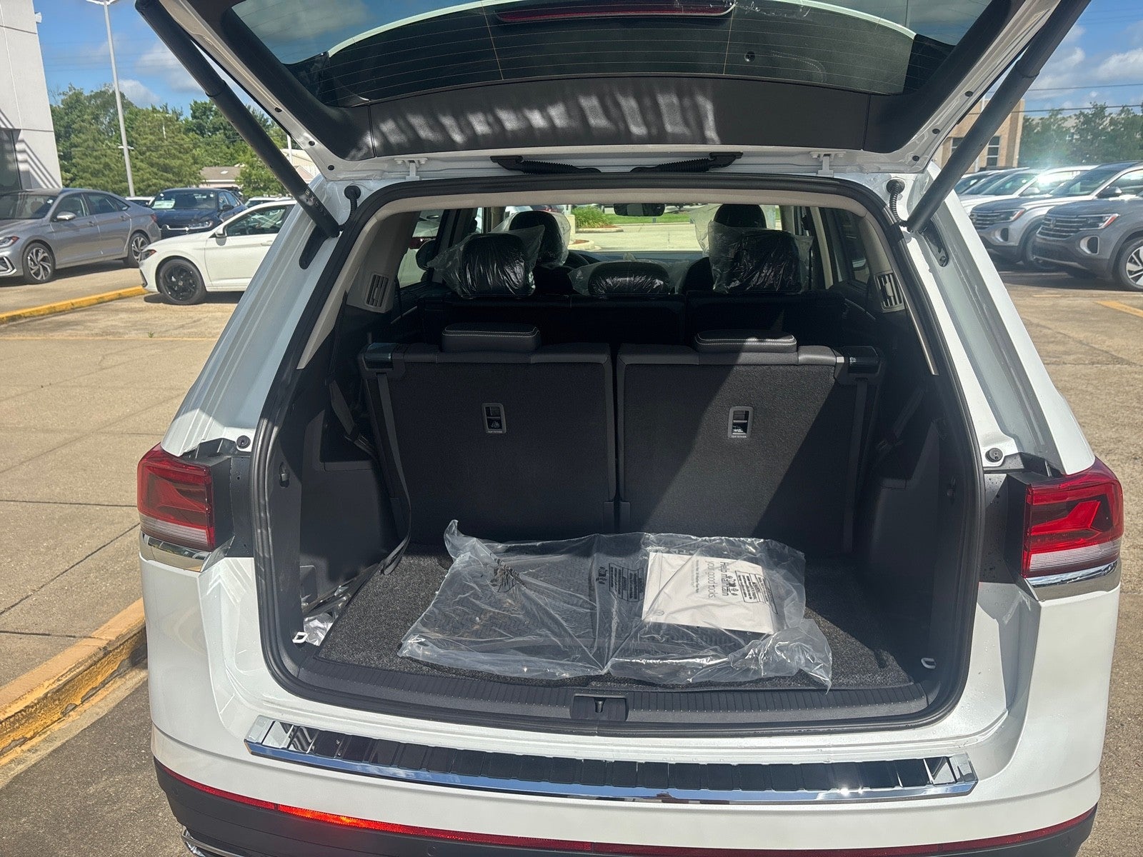 2026 Volkswagen Atlas 2.0T SE w/Technology