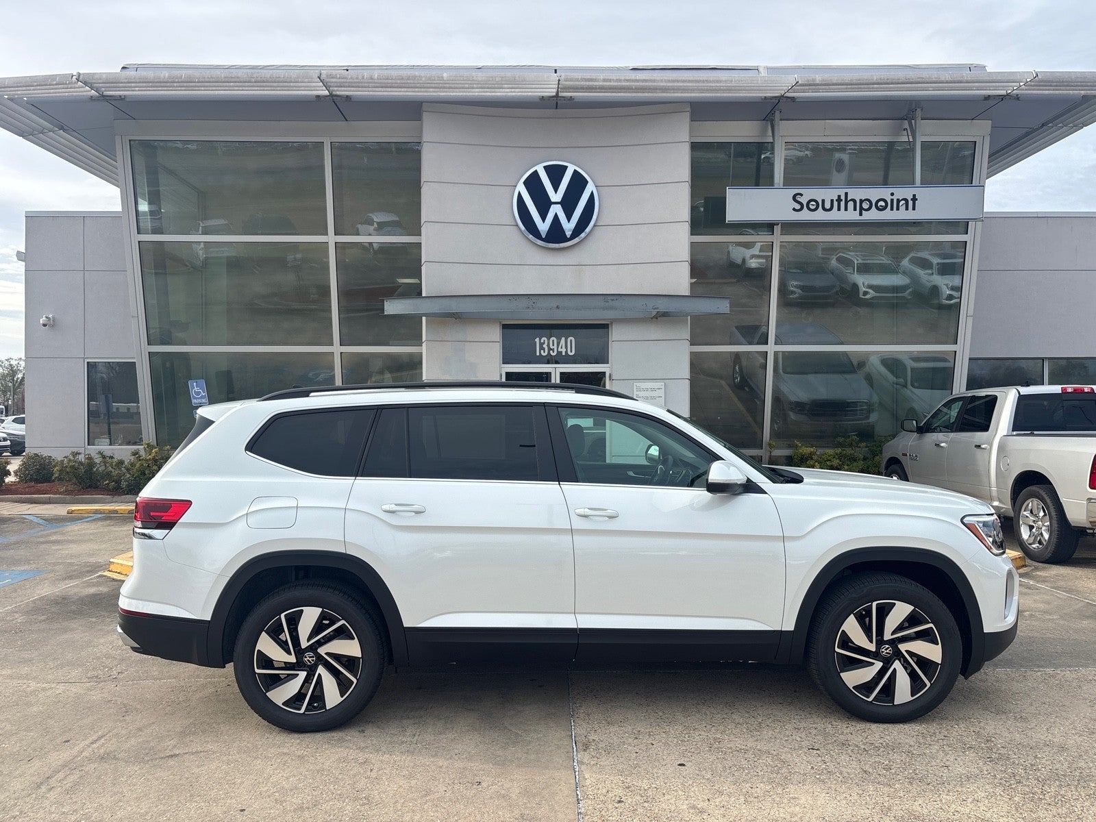 2026 Volkswagen Atlas 2.0T SE w/Technology