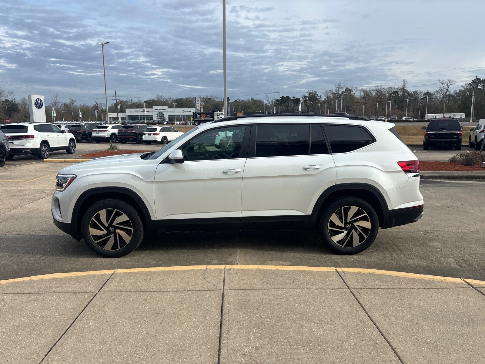 2026 Volkswagen Atlas 2.0T SE w/Technology