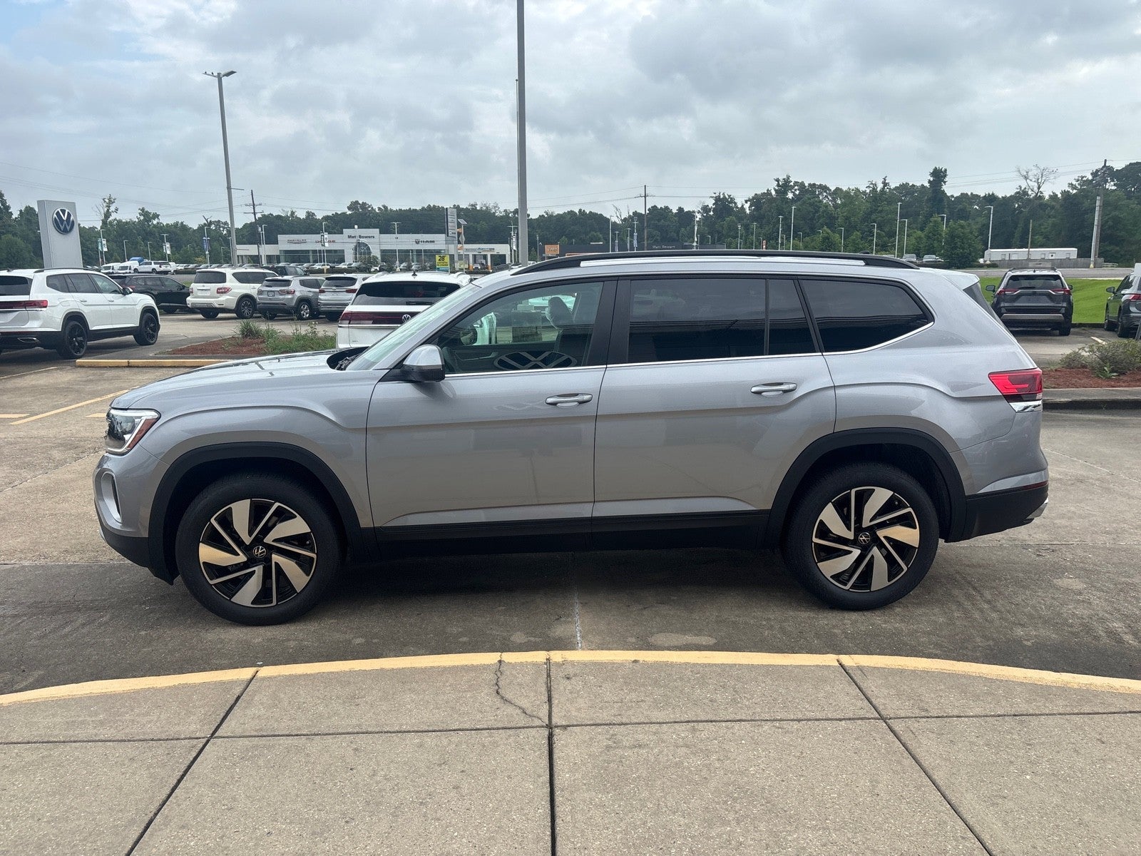 2026 Volkswagen Atlas 2.0T SE w/Technology